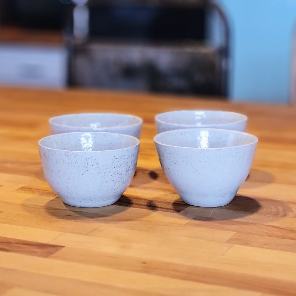 Ensemble de 4 bols “BETA” en grès empilables – Parfaits pour desserts et soupes
