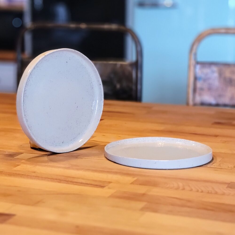Ensemble de 2 assiettes “ALPHA” en Grès - Élégance Rustique et Artisanal pour Desserts et Entrées – Image 4
