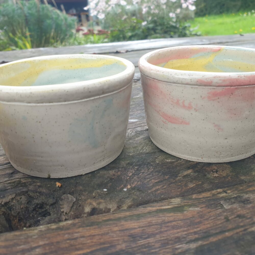 Lot de ramequins en grès pyrité artisanal – Finition arc-en-ciel pour des desserts uniques – Image 5