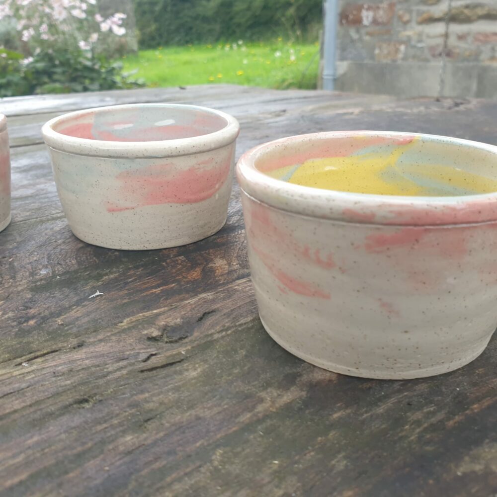 Lot de ramequins en grès pyrité artisanal – Finition arc-en-ciel pour des desserts uniques – Image 11