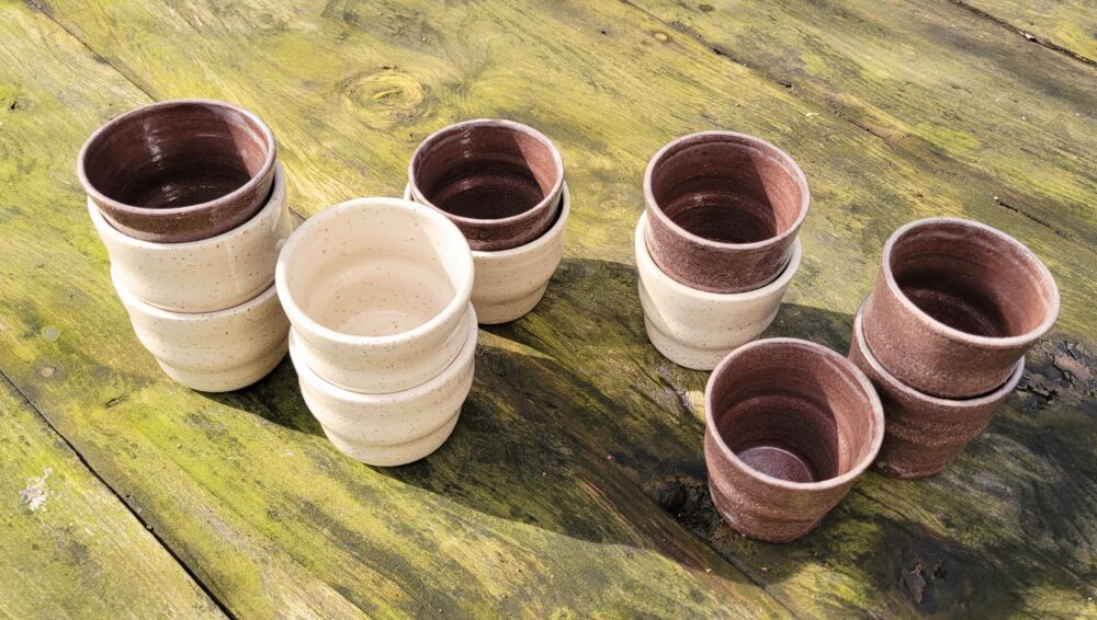 NID – Gobelet artisanal en grès, émaillé ou brut, format tasse à café ou petit bol – vendus à l’unité – Image 3