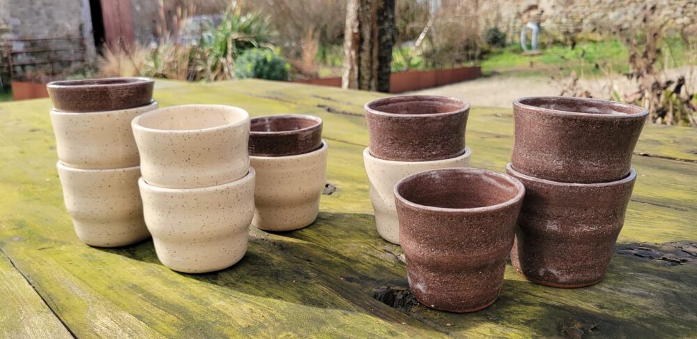 NID – Gobelet artisanal en grès, émaillé ou brut, format tasse à café ou petit bol – vendus à l’unité – Image 5