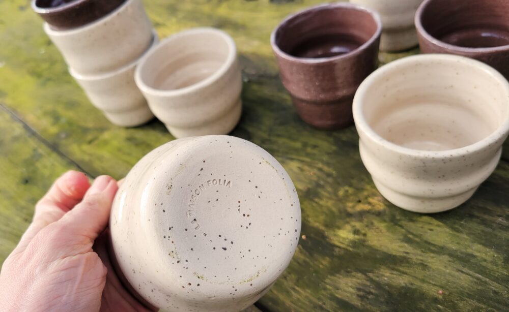 NID – Gobelet artisanal en grès, émaillé ou brut, format tasse à café ou petit bol – vendus à l’unité – Image 6