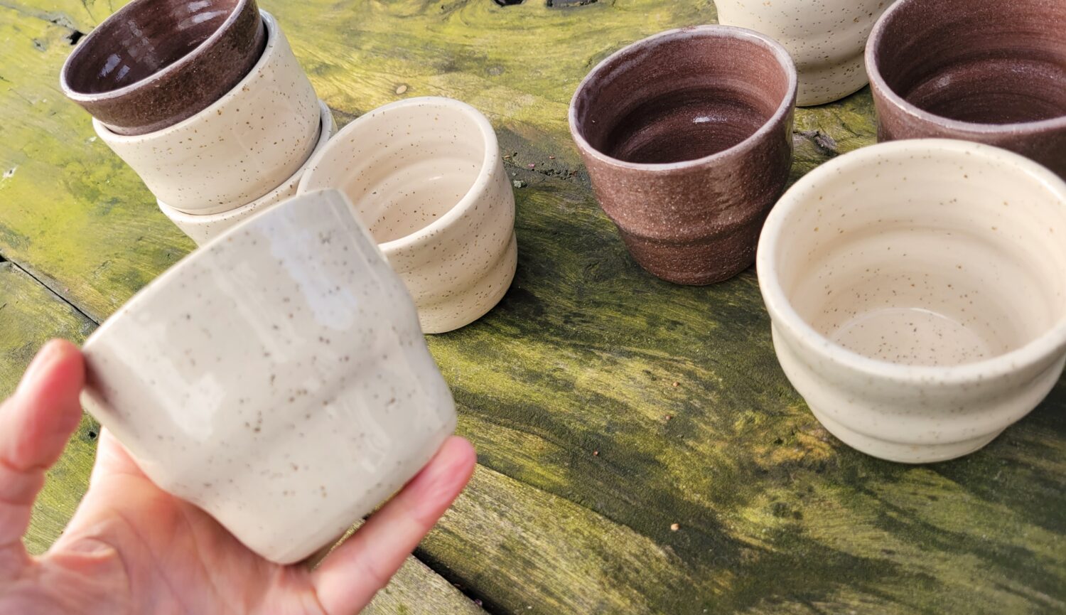 NID – Gobelet artisanal en grès, émaillé ou brut, format tasse à café ou petit bol – vendus à l’unité