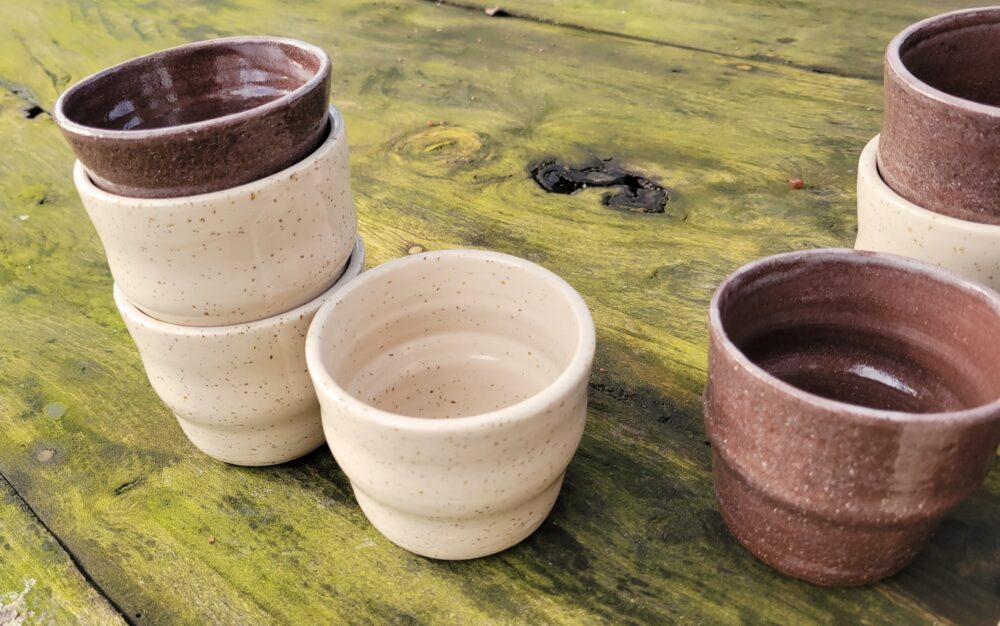 NID – Gobelet artisanal en grès, émaillé ou brut, format tasse à café ou petit bol – vendus à l’unité – Image 10