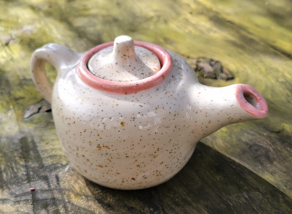 HANAMI – Petite théière en grès pyrité, liseret rose – pièce unique – Image 6
