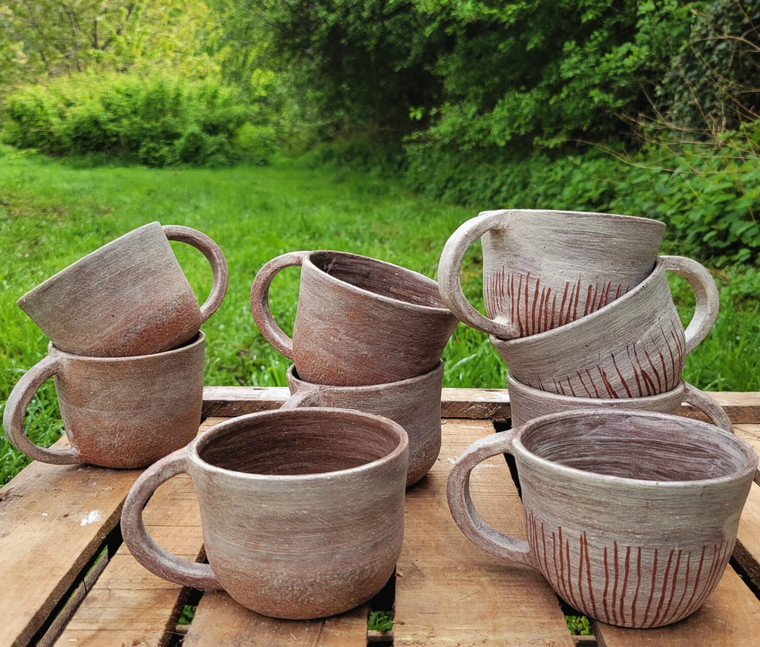 Mug artisanal TANIN – Grès rouge chamotté – intérieur émaillé, extérieur brut | La Maison Folia