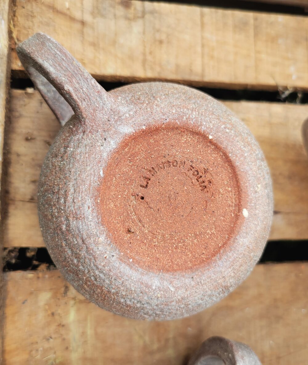 Mug artisanal TANIN – Grès rouge chamotté – intérieur émaillé, extérieur brut | La Maison Folia – Image 8