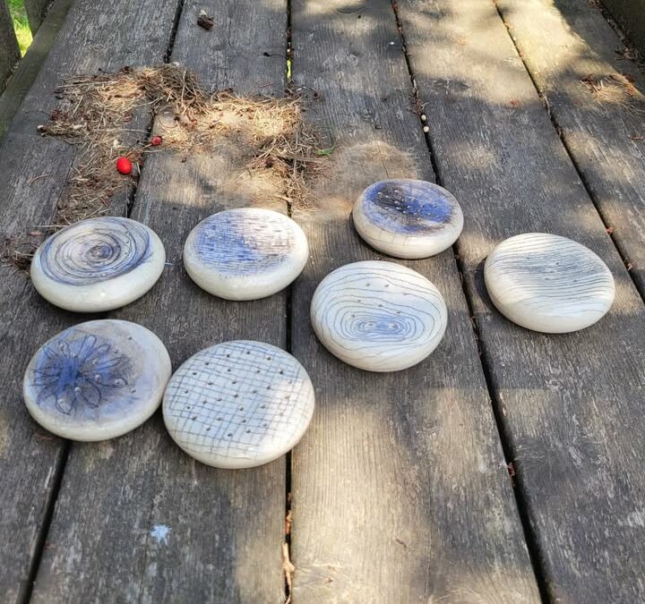 Nouveau porte-savon en grès pyrité : l’élégance artisanale pour votre salle de bain à La Maison Fives