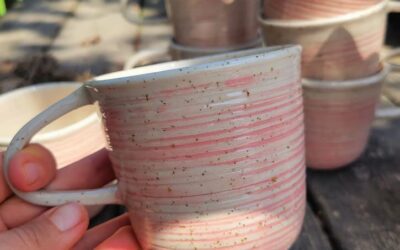 Mugs en Grès Blanc Pyrité : Un Voyage de Douceur pour Éveiller vos Matins