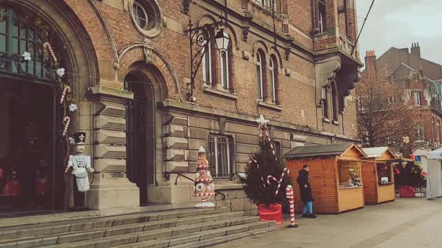 marche-de-noel-darmentieres-la-maison-fives-expose