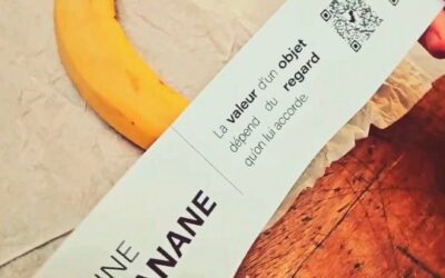 CADEAU DE NOËL WTF — Une banane sous le sapin