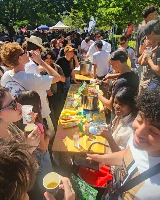 FÊTE DE LA SOUPE À WAZEMMES Grand soleil, vélos ressortis, et en 15 minutes depuis la Maison Fives on était à Wazemmes