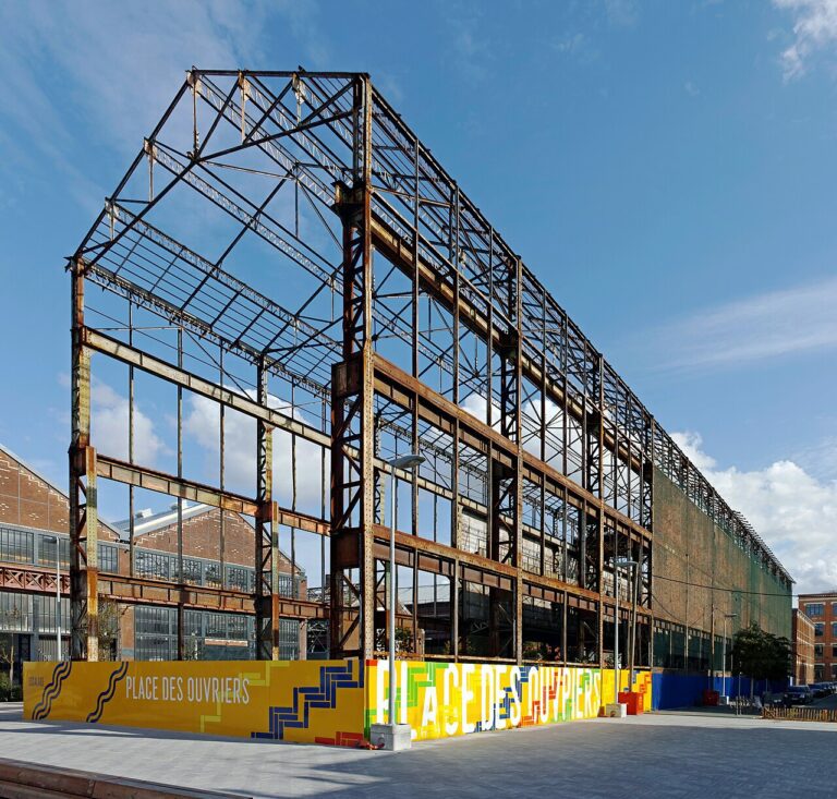 Charpente métallique de la halle G1 à Fives Cail, photographiée en 2021
